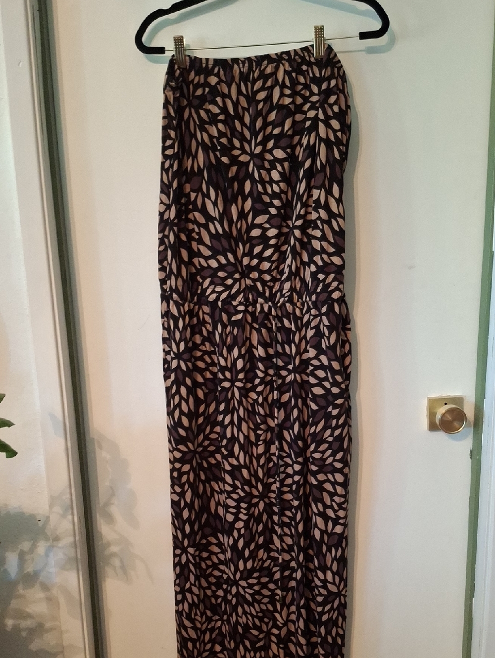Women’s Black and Cream Printed Maxi Sun Dress With Pockets!